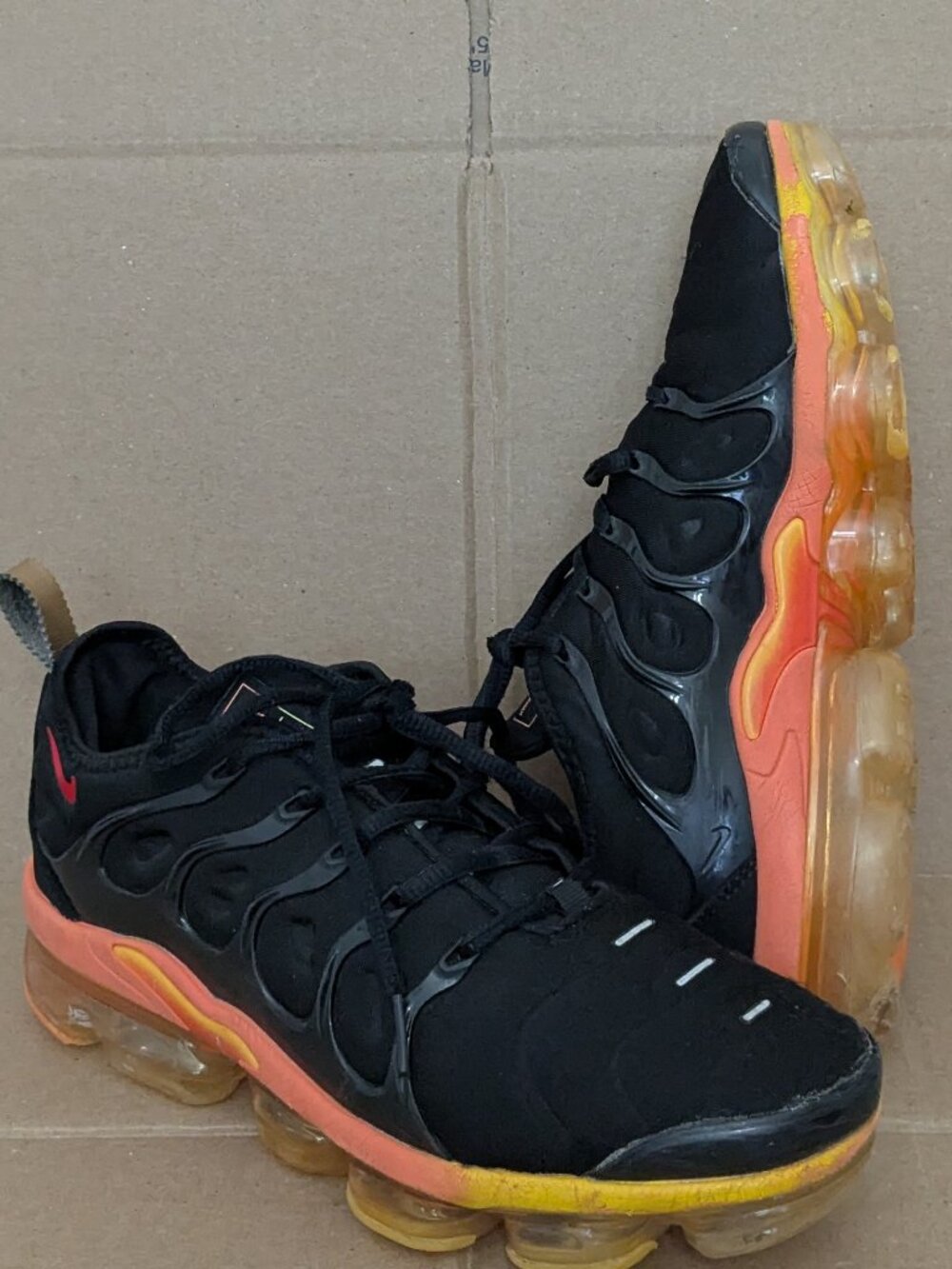 Nike Air VaporMax Plus TN Casual Shoes Mens Walking Shoes Black Orange Size 8 .